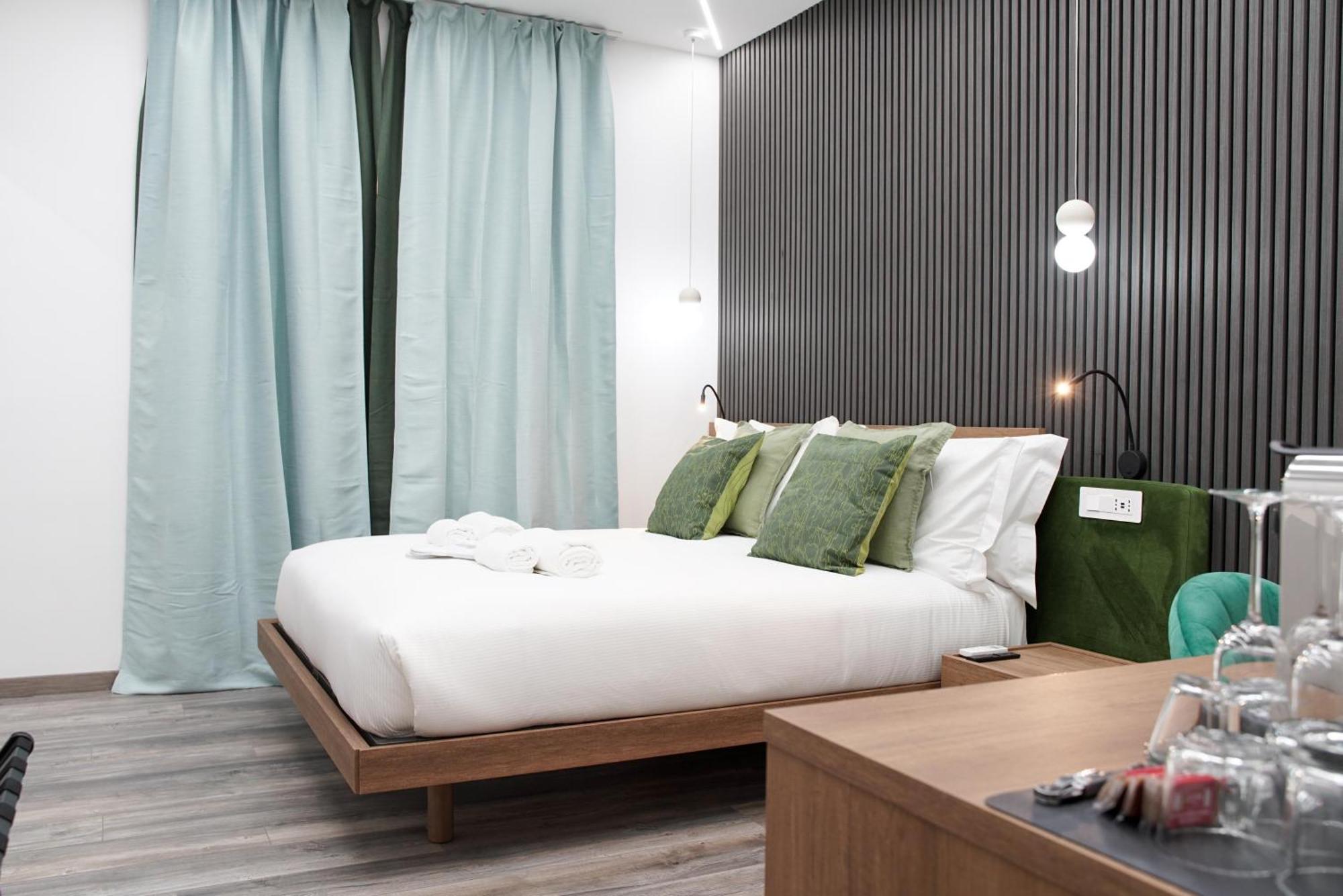 New Luxury Rooms ローマ エクステリア 写真